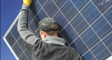 Monter soi-même ses panneaux solaires, épaulé par Alma Solar